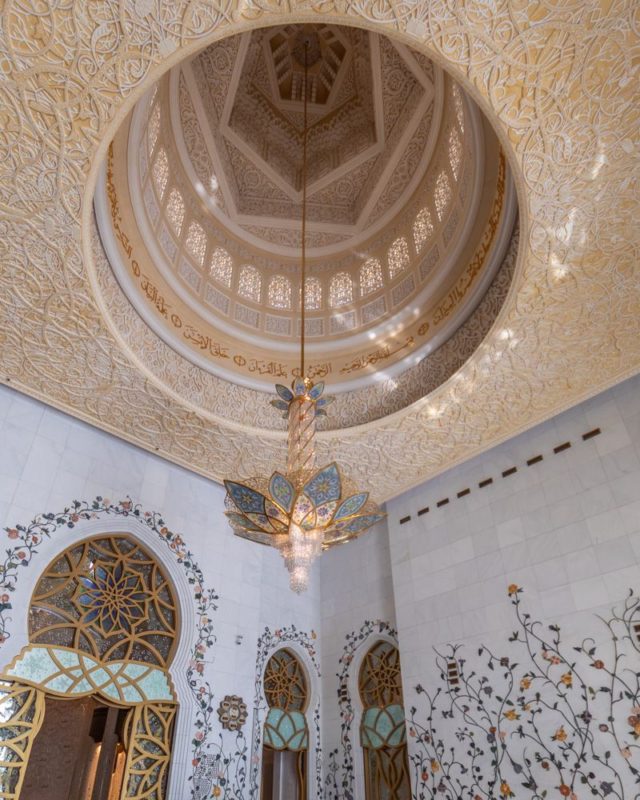 The ceiling inside the main building at Grand mosque